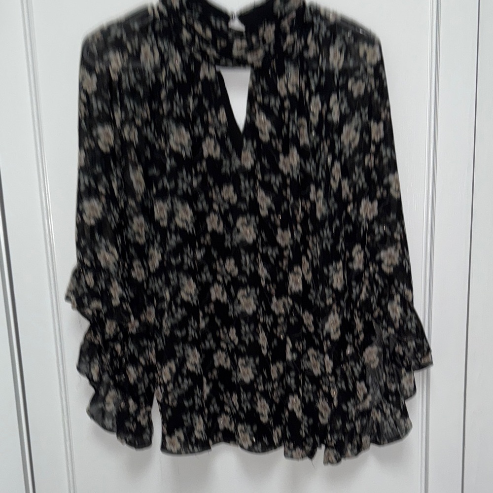 Vince Camuto Black and Cream Floral Blouse